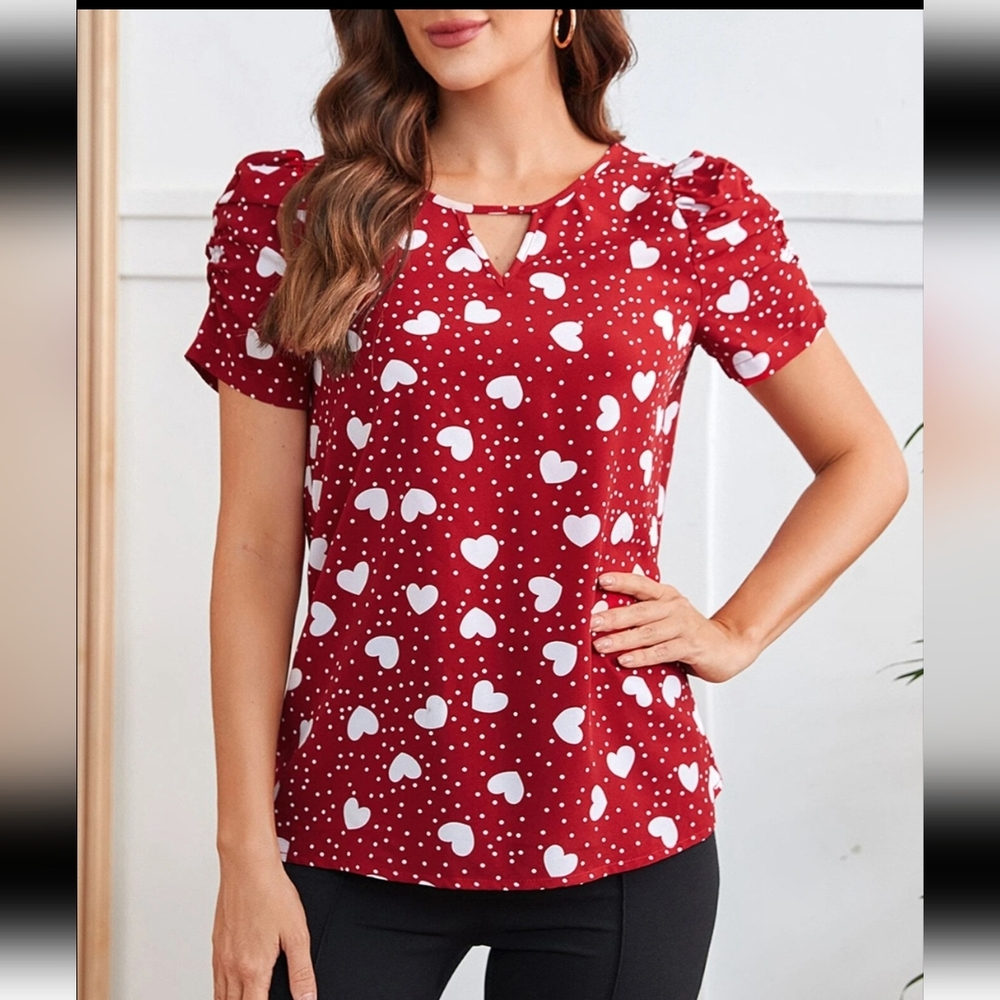 Emery Rose women's top shirt heart print ruched sleeve Valentine's Day size M